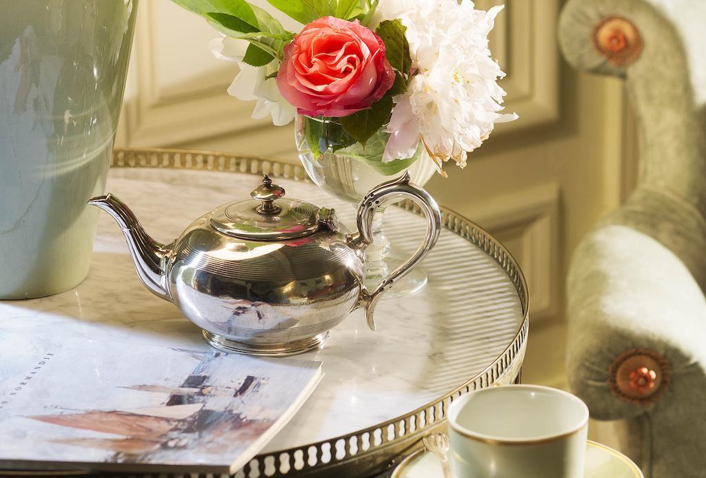 Chateau De Beneauville Bed & Breakfast Petiville  Room photo